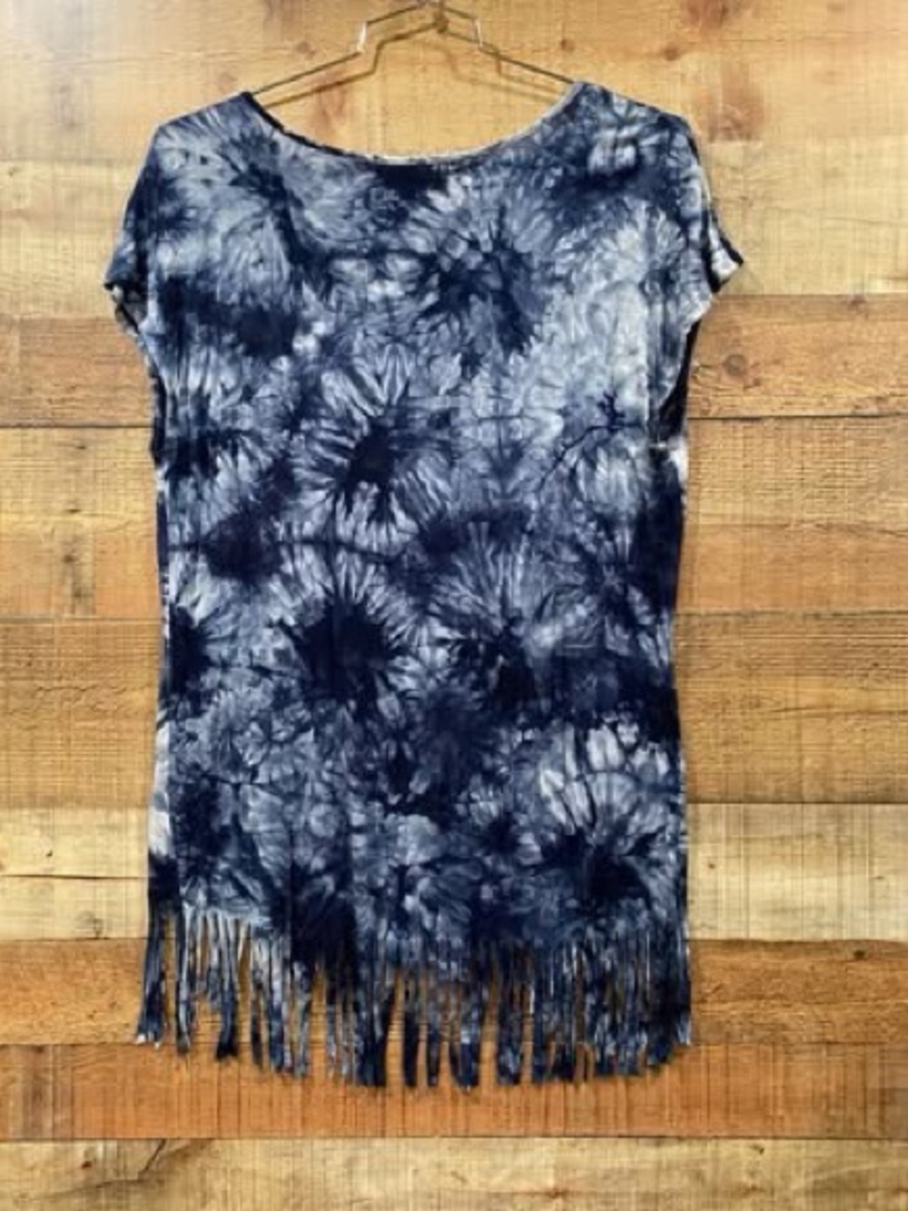 Cato Navy and White Tie-Dye Scoop Neck Fringe Hem Tee Size Large - Picture 4 of 5